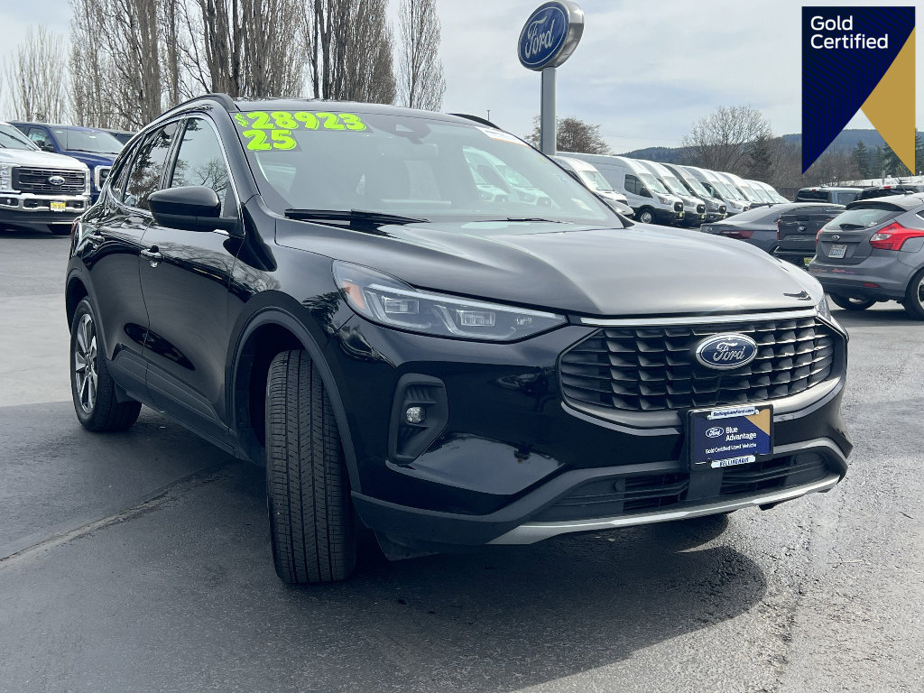 Certified 2025 Ford Escape Platinum AWD/4WD image 1
