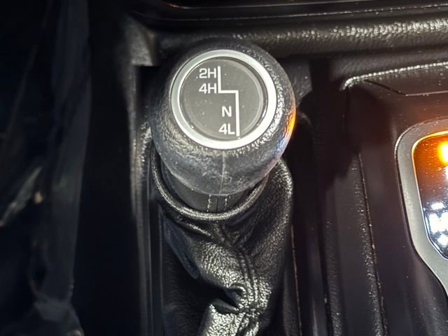 Used 2021 Jeep Wrangler Sport AWD/4WD image 32