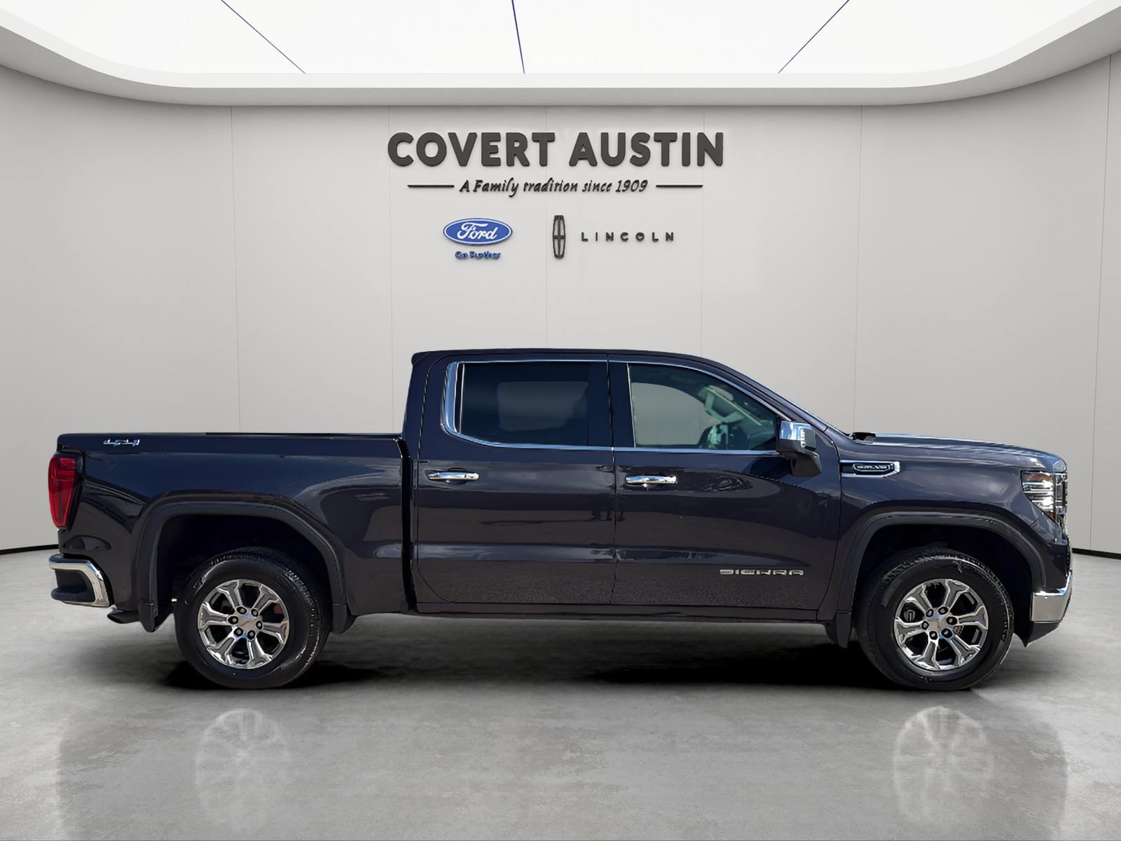 Used 2024 GMC Sierra 1500 SLT AWD/4WD image 6