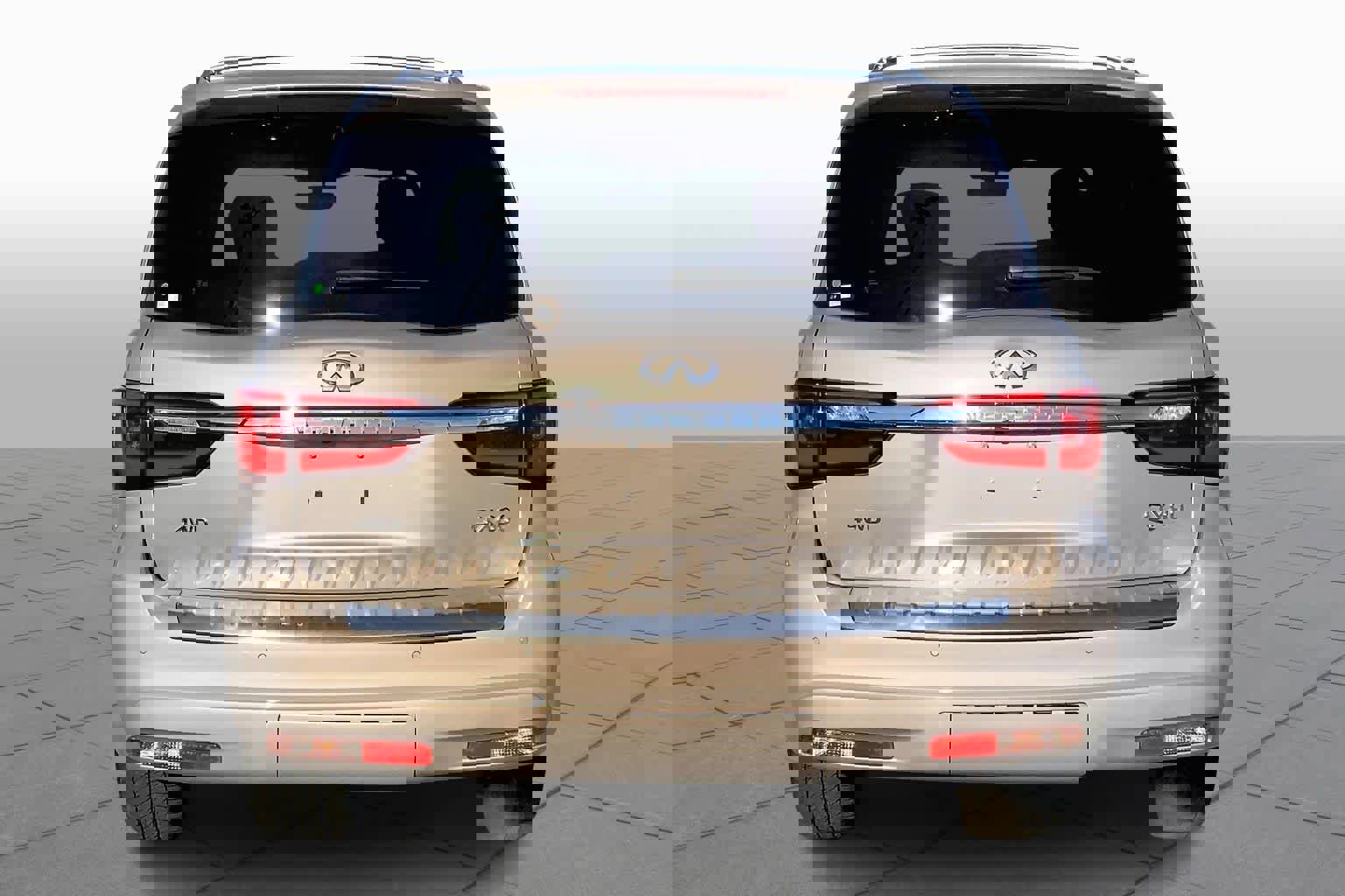 Used 2024 INFINITI QX80 Sensory w/ Cargo Package image 2