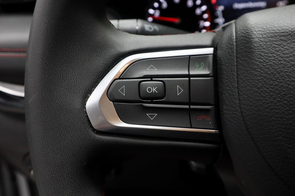 Used 2025 Jeep Compass Trailhawk AWD/4WD image 27