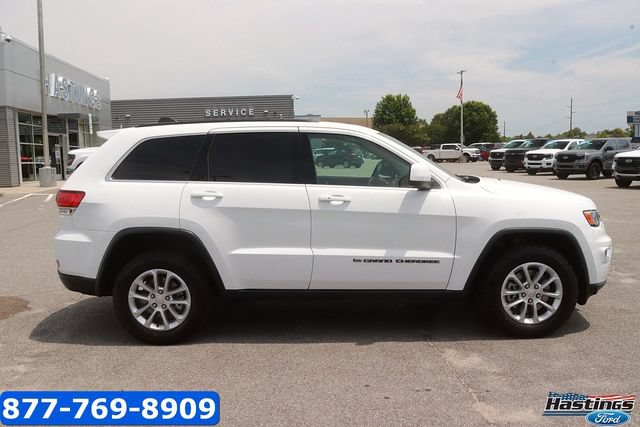 Used 2022 Jeep Grand Cherokee Laredo E w/ Security & Convenience Group AWD/4WD image 4
