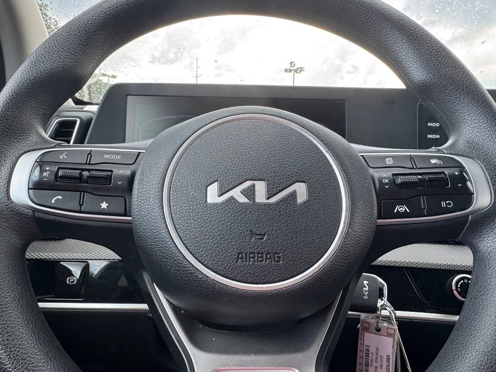 Used 2023 Kia Sportage LX AWD/4WD image 14