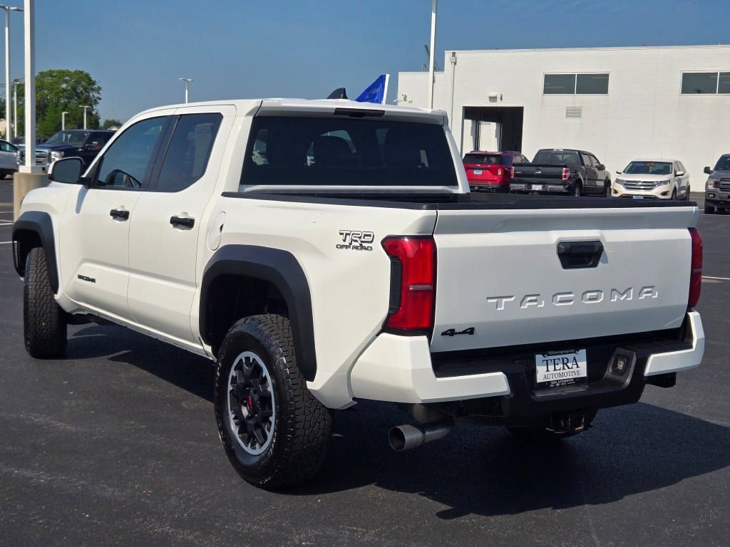 Used 2024 Toyota Tacoma TRD Off-Road AWD/4WD image 15