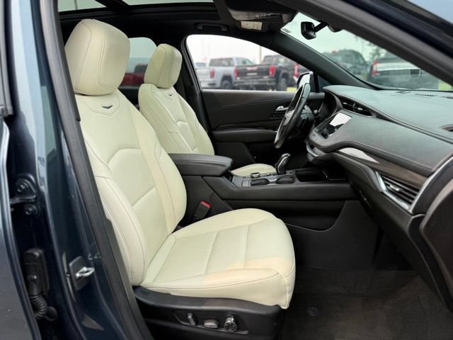 Used 2019 Cadillac XT4 Sport w/ Cold Weather Package AWD/4WD image 15