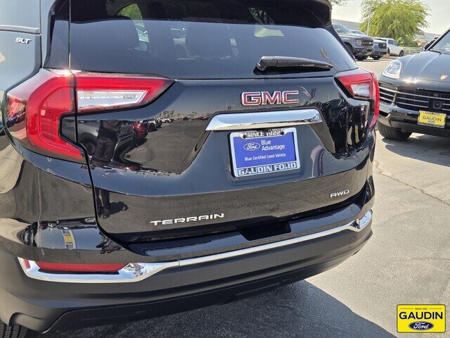 Used 2024 GMC Terrain SLT AWD/4WD image 6