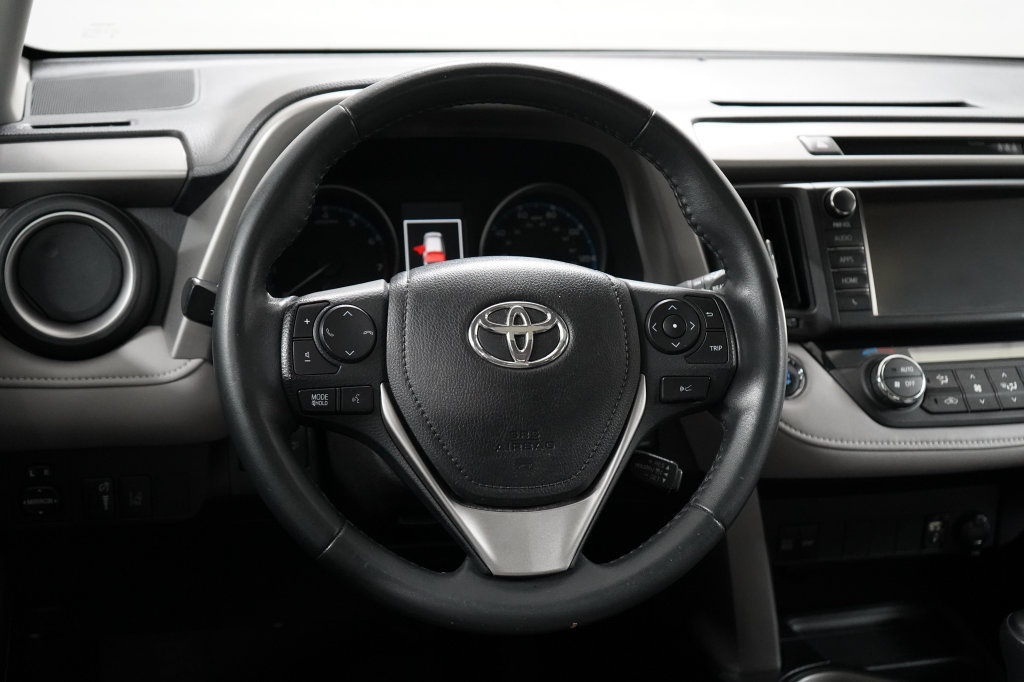 Used 2018 Toyota RAV4 XLE AWD/4WD image 13