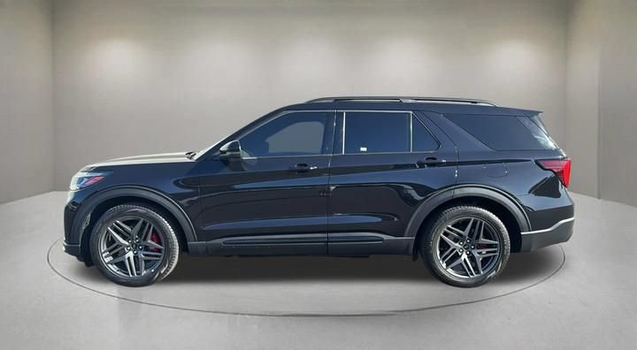 Certified 2026 Ford Explorer ST-Line w/ ST-Line Street Pack RWD image 5