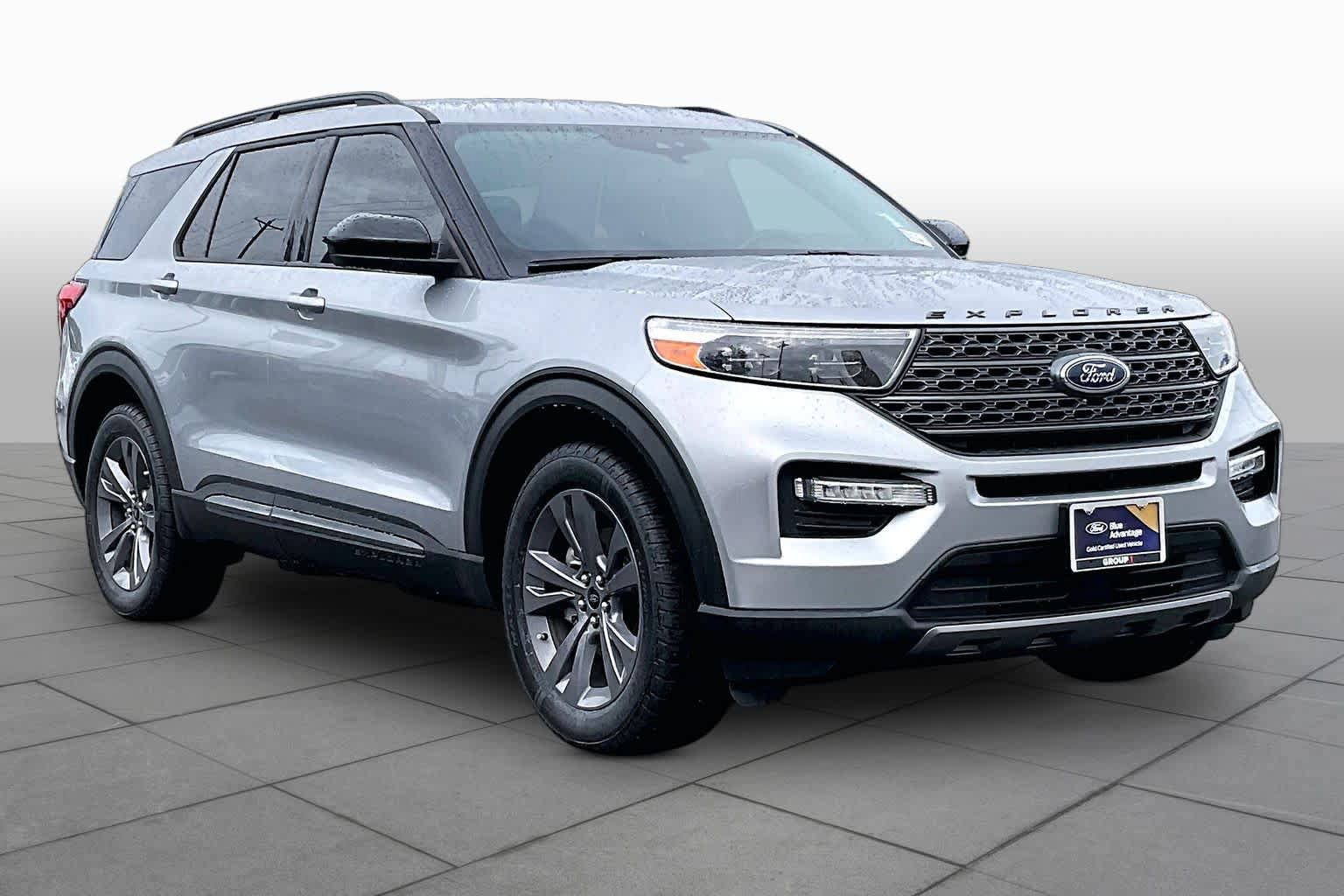 Certified 2022 Ford Explorer XLT w/ Equipment Group 202A AWD/4WD image 3