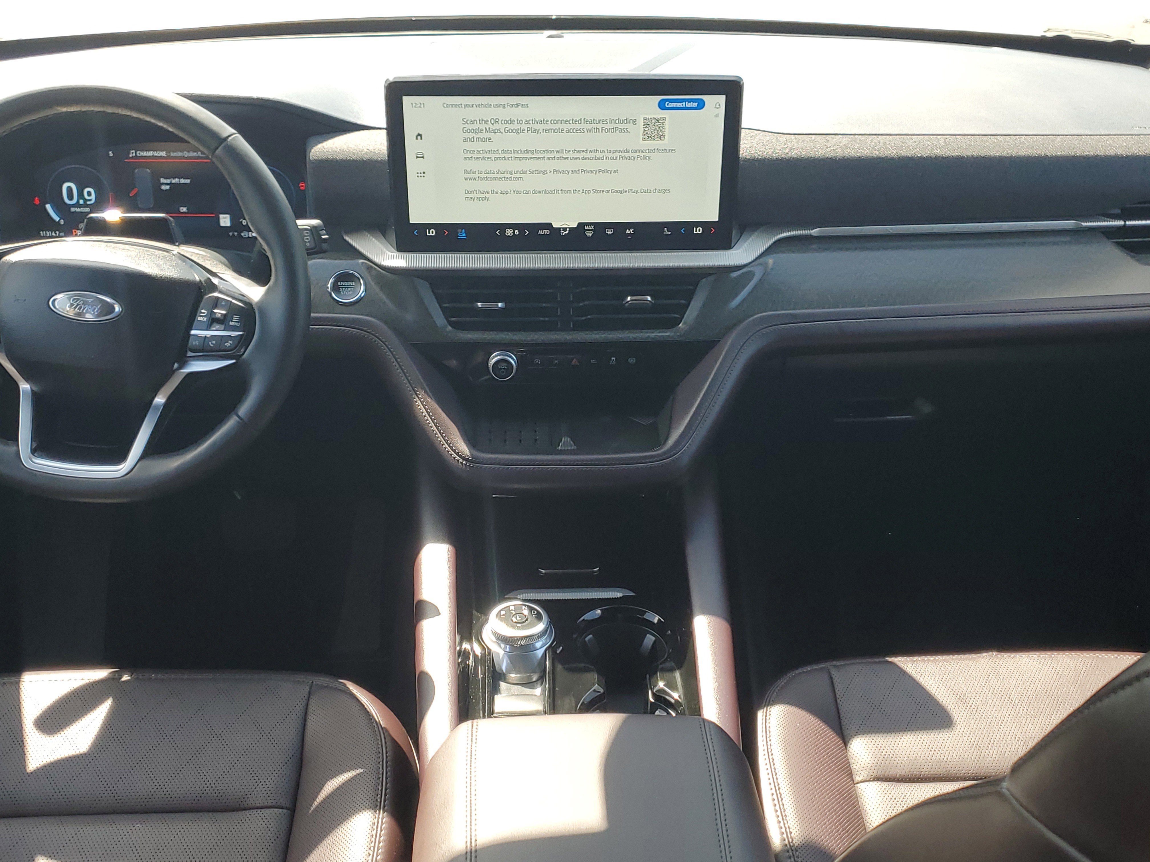 Certified 2025 Ford Explorer Platinum image 17