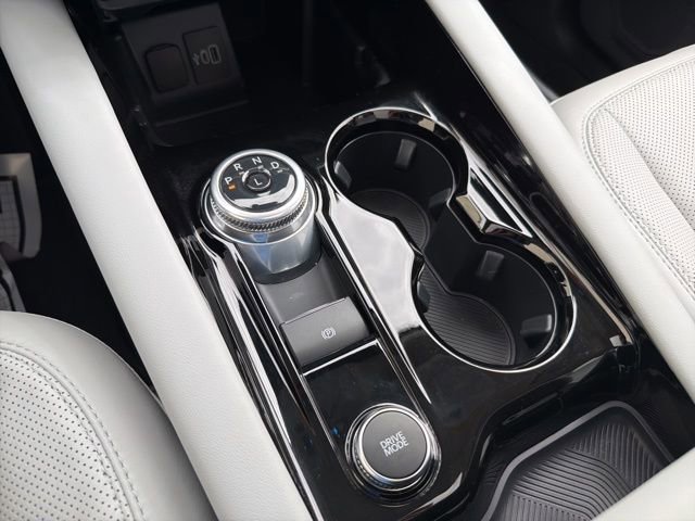 Certified 2025 Ford Explorer Platinum w/ LUX Leather Package image 28