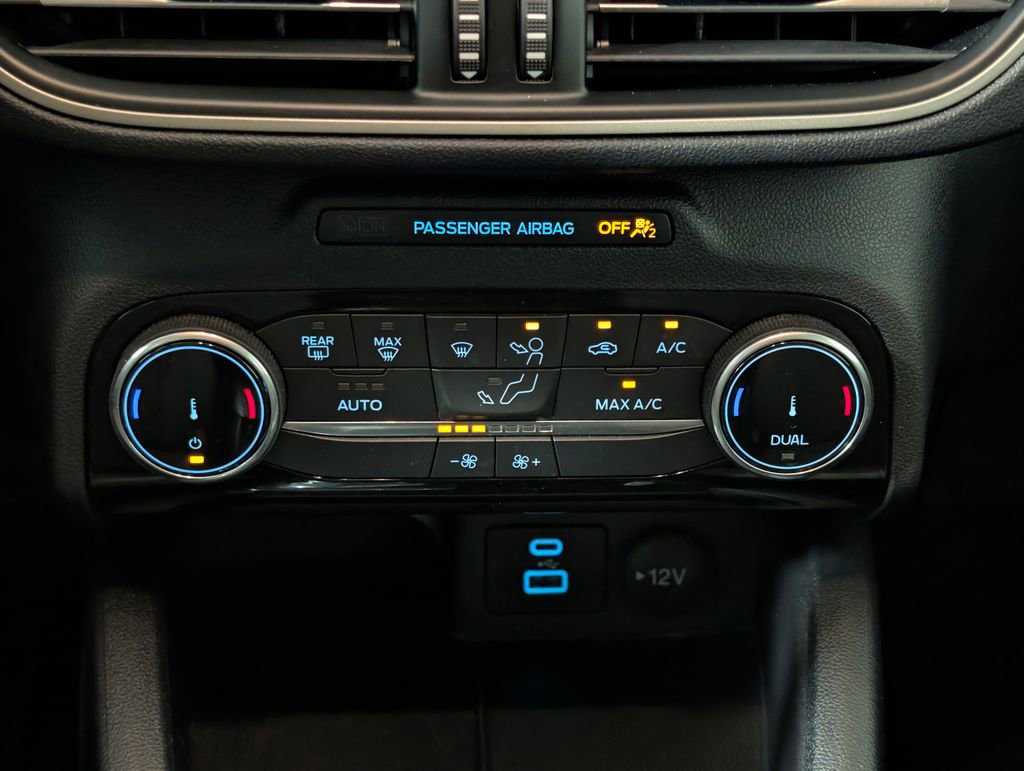 Certified 2022 Ford Escape SE w/ SE Sport Appearance Package FWD image 13