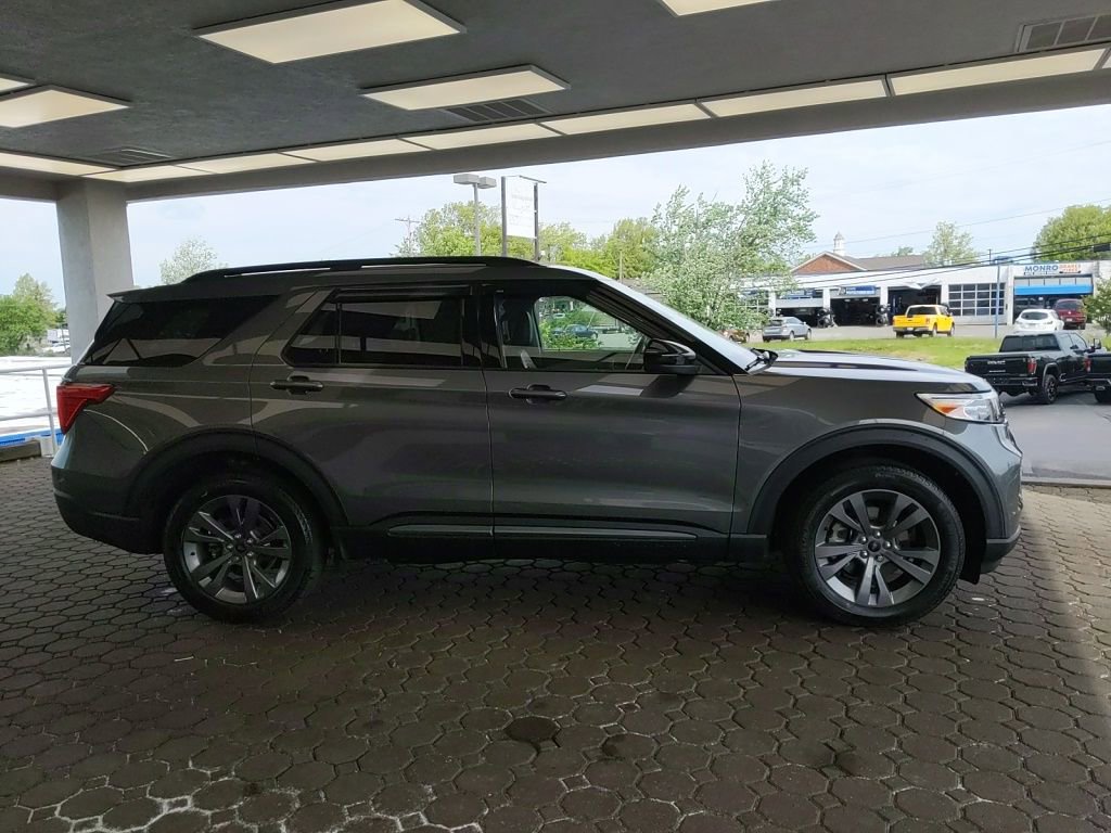 Certified 2023 Ford Explorer XLT w/ Equipment Group 202A AWD/4WD image 5