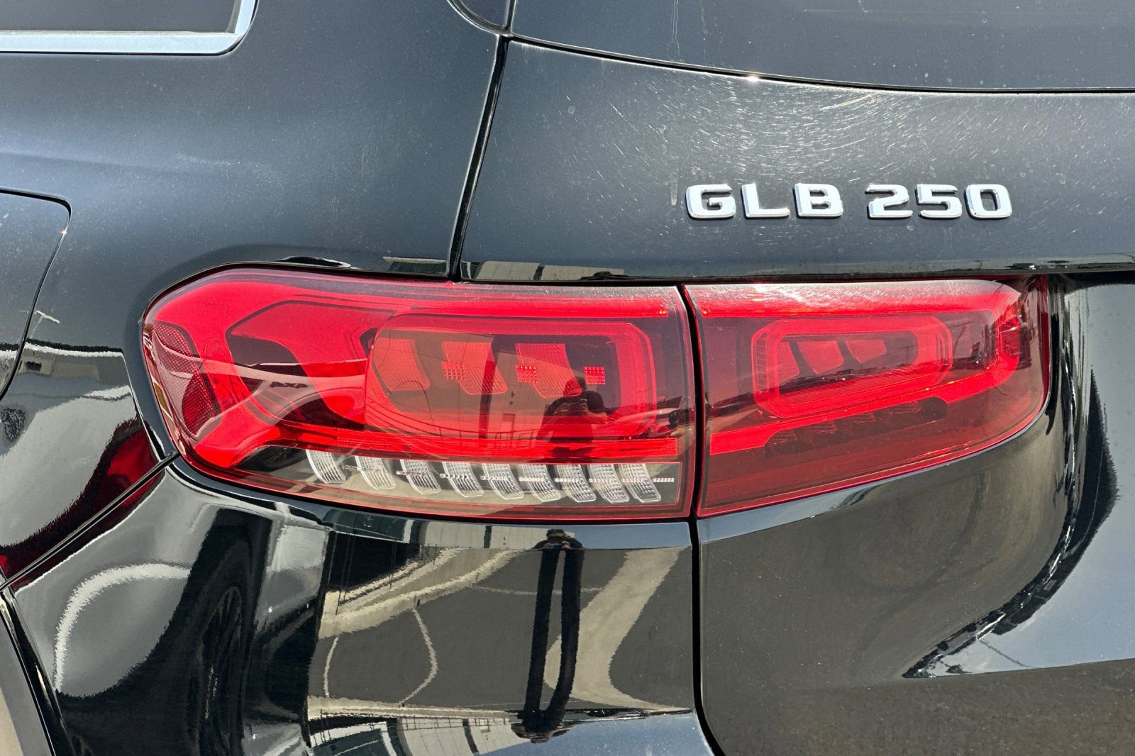 Used 2023 Mercedes-Benz GLB 250 4MATIC image 27