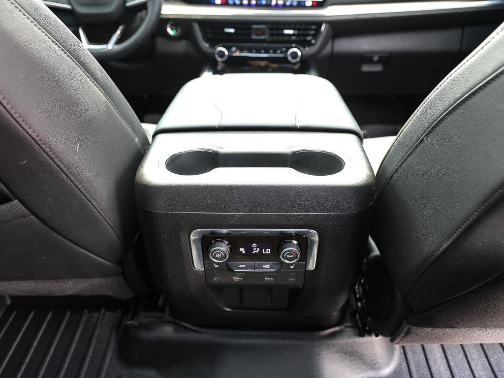 Used 2025 Chevrolet Tahoe Premier AWD/4WD image 25