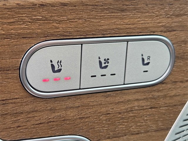 Used 2021 Mercedes-Benz GLS 450 4MATIC image 29