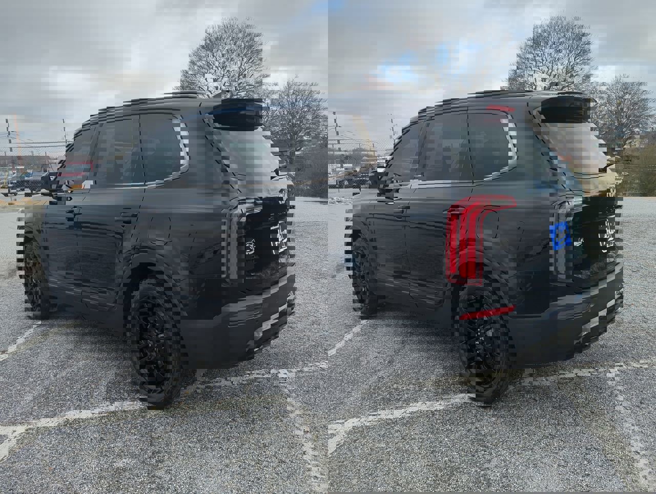 Used 2022 Kia Telluride SX w/ SX Prestige Package image 2