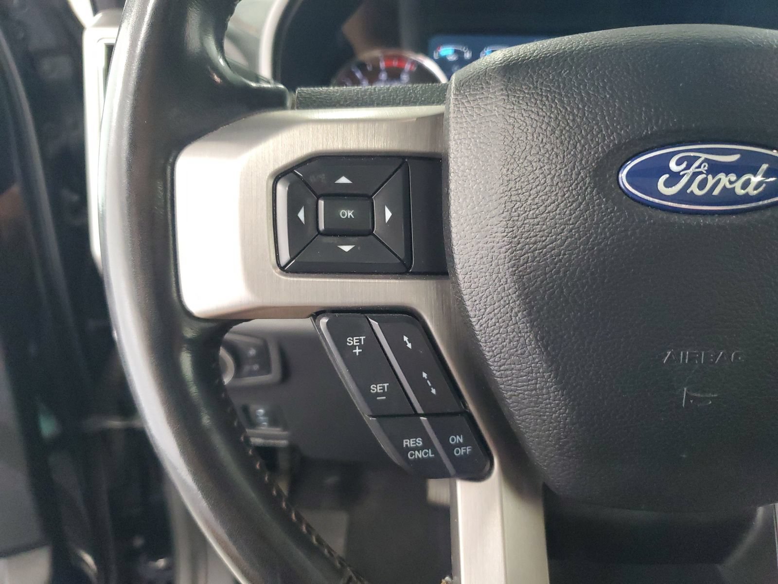 Certified 2020 Ford F350 Platinum w/ FX4 Off-Road Package AWD/4WD image 20