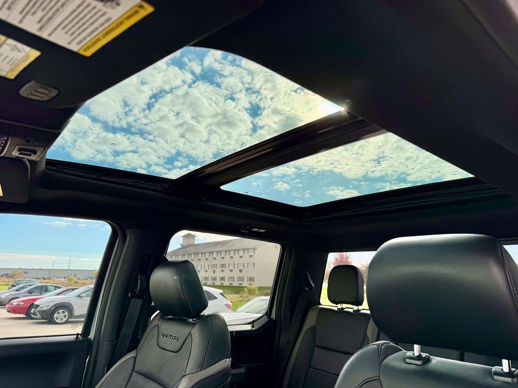 Certified 2018 Ford F150 Raptor w/ Equipment Group 802A Luxury image 33