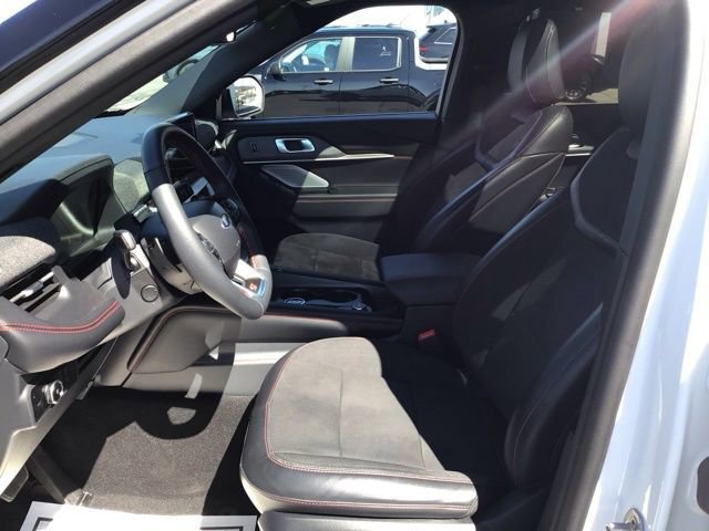 Certified 2025 Ford Explorer ST image 9