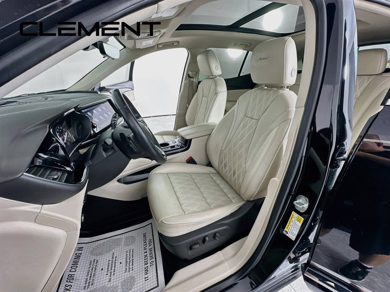 Used 2022 Buick Envision Avenir w/ Technology Package II AWD/4WD image 31