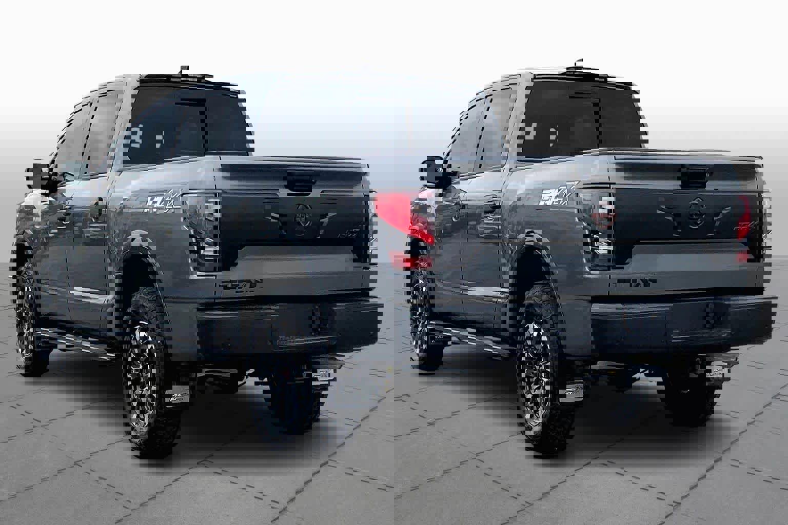 Used 2023 Nissan Titan PRO-4X w/ Pro-4x Convenience Package image 2