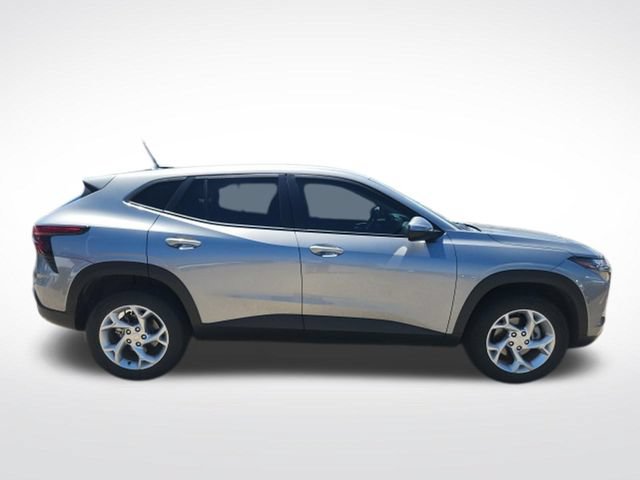 Used 2024 Chevrolet Trax LS w/ LS Convenience Package FWD image 10