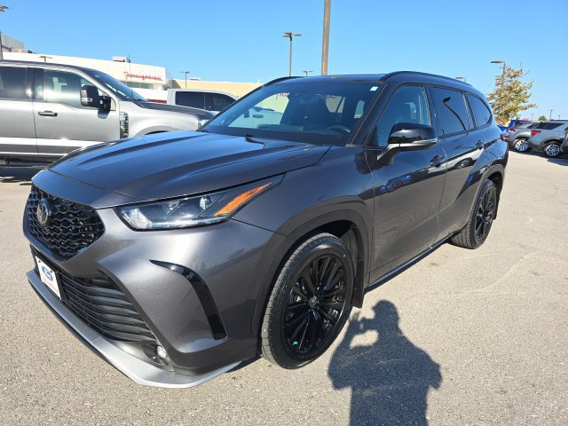 Used 2023 Toyota Highlander XSE