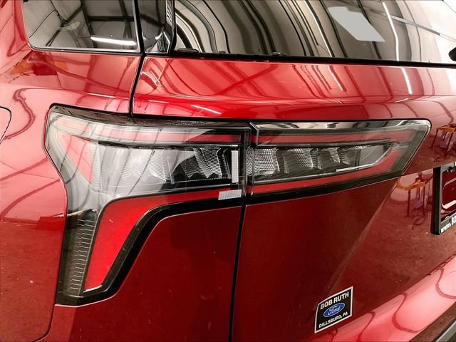 Used 2025 Chevrolet Equinox LT AWD/4WD image 28