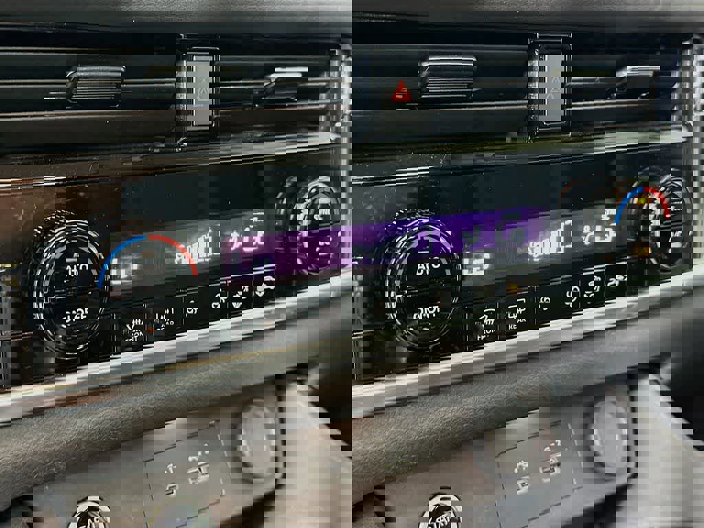 Used 2022 Nissan Rogue SV image 21