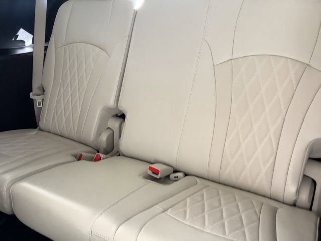 Used 2023 Buick Enclave Avenir w/ Avenir Technology Package image 27