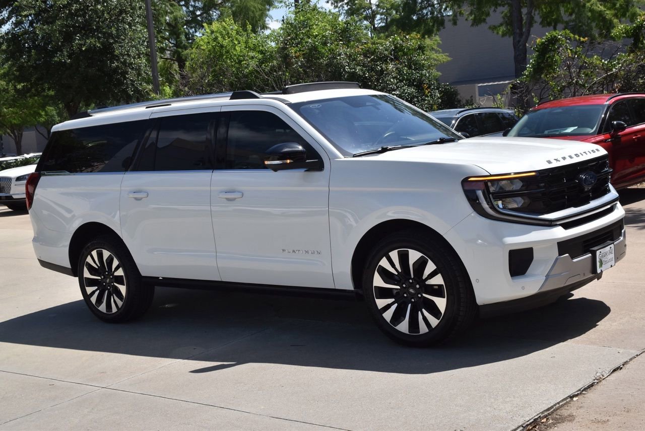 Certified 2025 Ford Expedition Max Platinum w/ Driver's Package AWD/4WD image 5