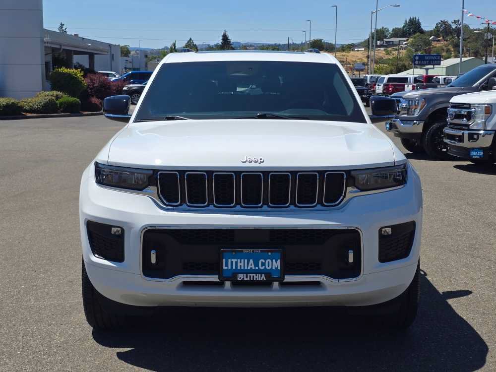 Used 2024 Jeep Grand Cherokee L Overland w/ Trailer Tow Package AWD/4WD image 8