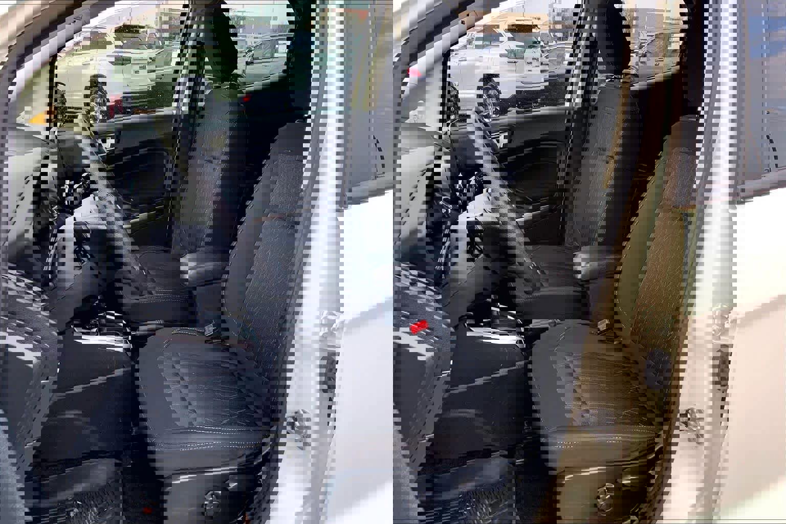 Certified 2021 Ford EcoSport SE image 9