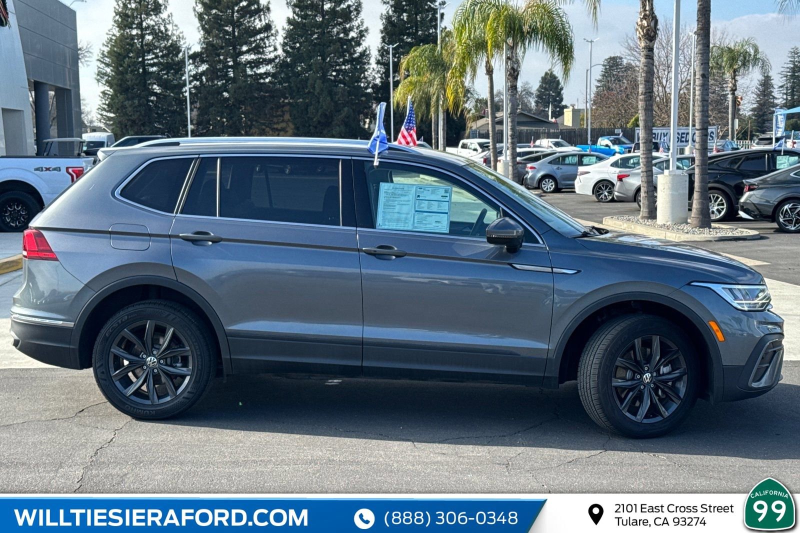 Used 2024 Volkswagen Tiguan SE image 4