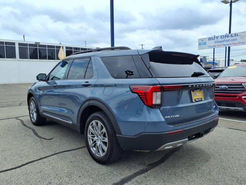Certified 2025 Ford Explorer Active w/ Active Comfort Package AWD/4WD image 9