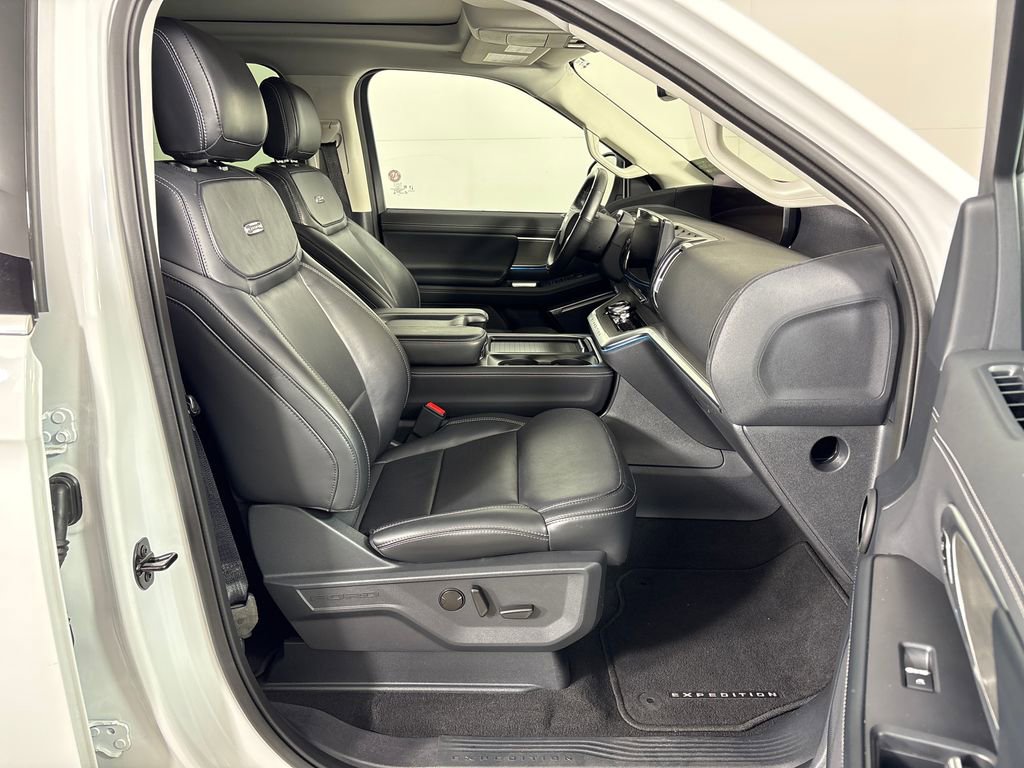 Certified 2025 Ford Expedition Max Platinum AWD/4WD image 7