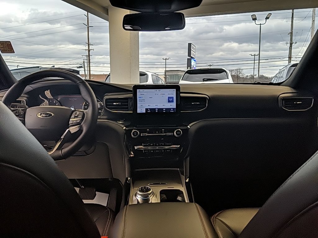 Certified 2023 Ford Explorer ST-Line AWD/4WD image 15