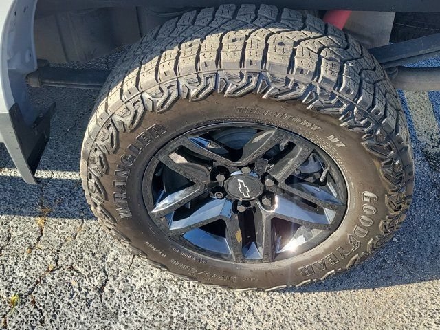 Used 2024 Chevrolet Silverado 1500 LT Trail Boss w/ Convenience Package II AWD/4WD image 7