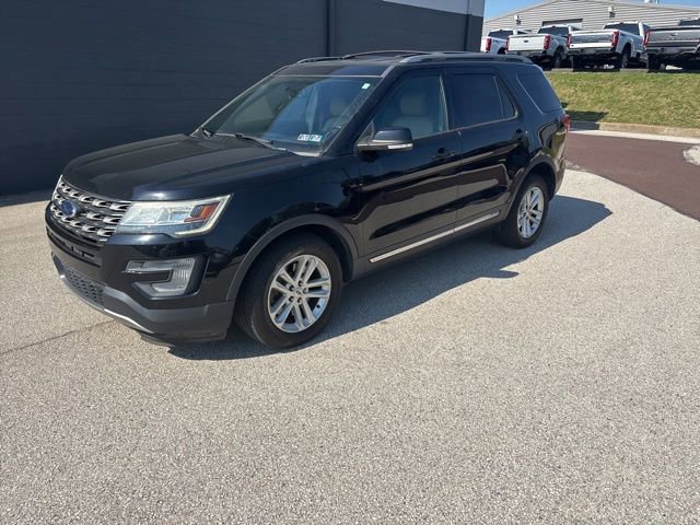 Certified 2017 Ford Explorer XLT w/ Equipment Group 202A FWD image 8