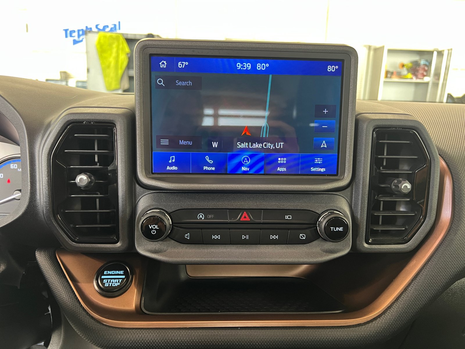 Certified 2024 Ford Bronco Sport Badlands w/ Premium Package AWD/4WD image 18