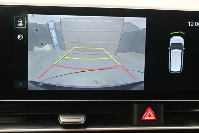 Used 2025 Kia Carnival FWD image 15