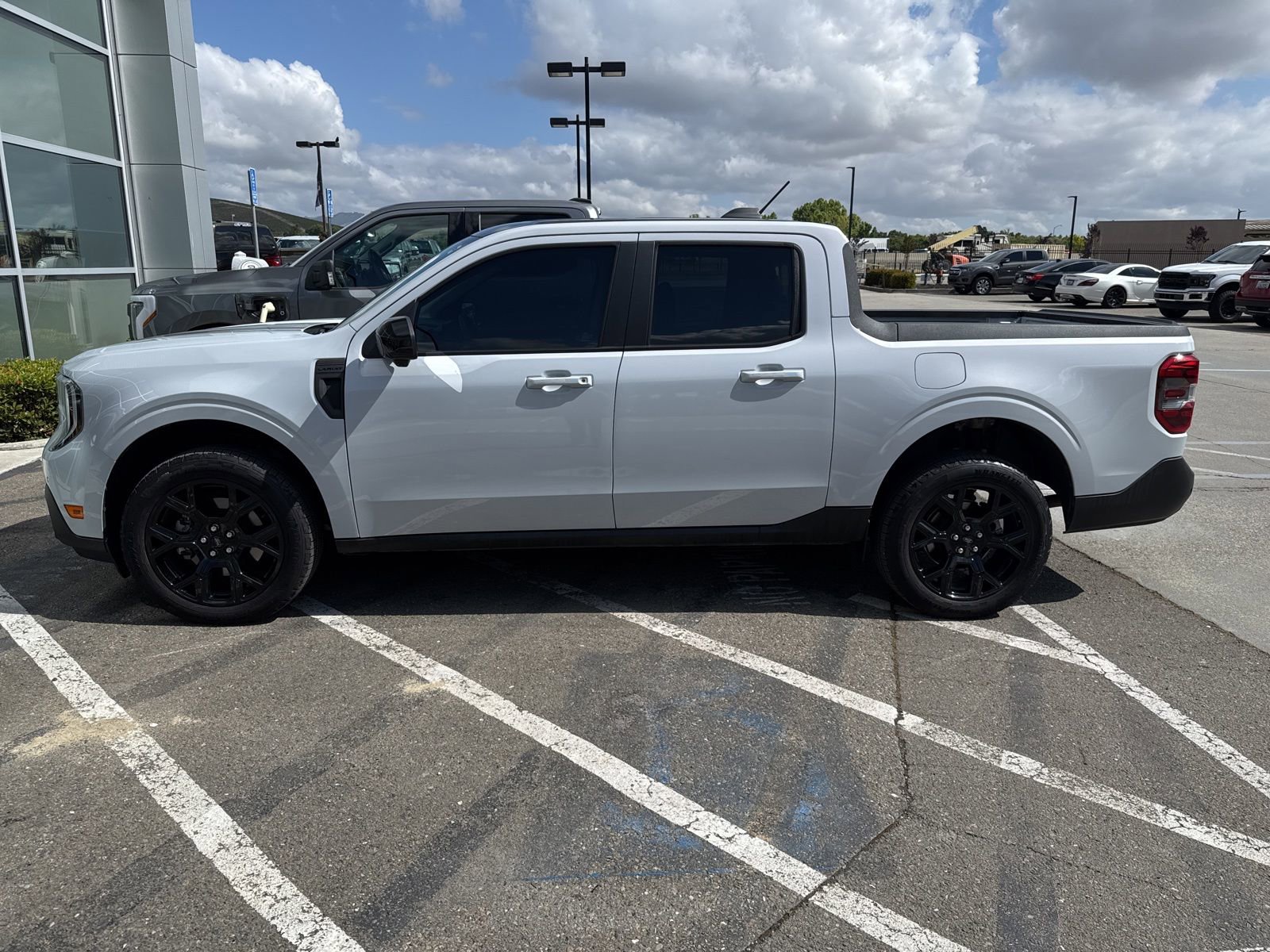 Certified 2025 Ford Maverick Lariat w/ Black Appearance Package AWD/4WD image 2
