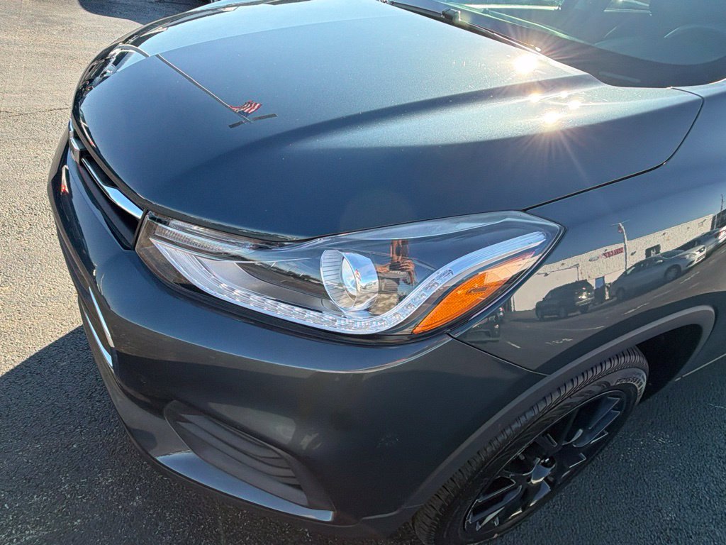 Used 2021 Chevrolet Trax LT w/ Premium Seat Package AWD/4WD image 17