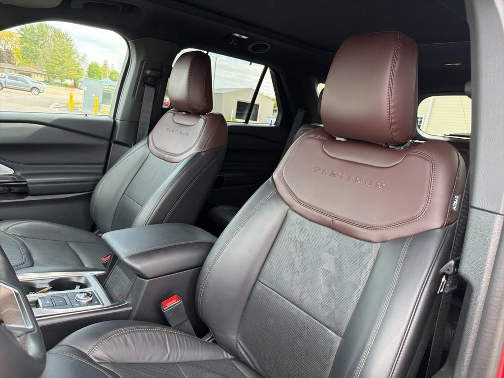 Certified 2023 Ford Explorer Platinum w/ Premium Technology Package AWD/4WD image 12