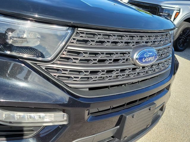 Certified 2023 Ford Explorer XLT w/ Equipment Group 202A RWD image 13