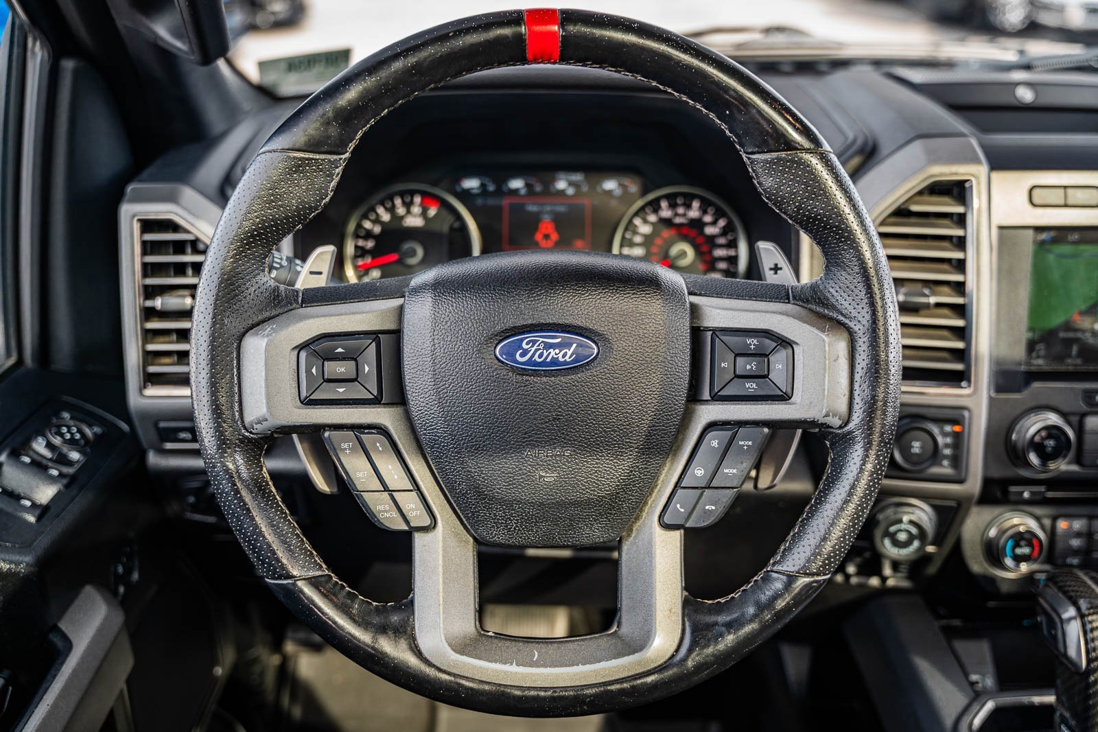 Certified 2018 Ford F150 Raptor w/ Equipment Group 802A Luxury image 22