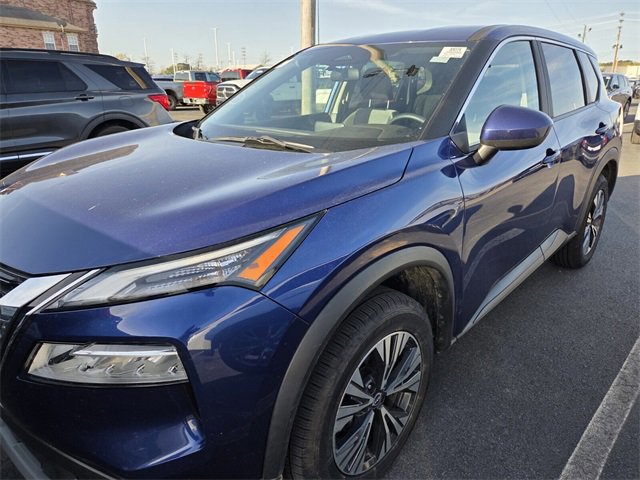 Used 2023 Nissan Rogue SV image 2