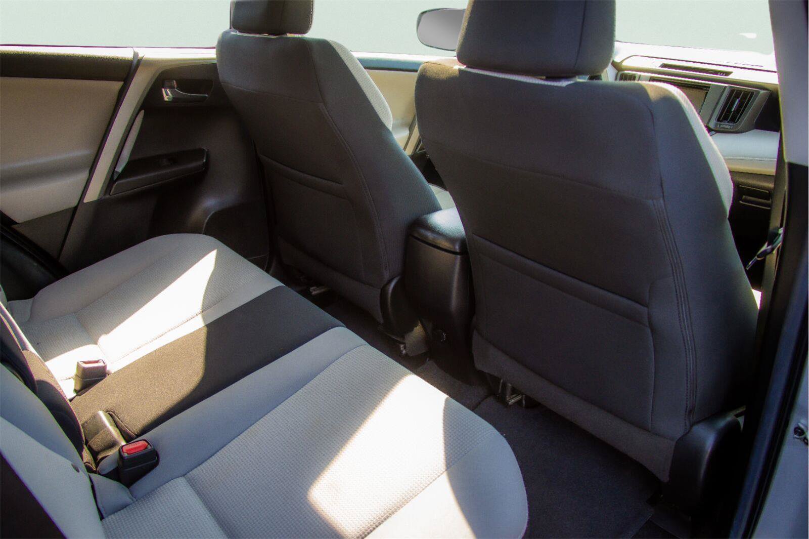 Used 2018 Toyota RAV4 XLE FWD image 9