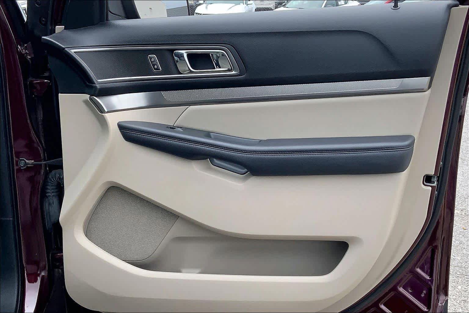 Certified 2019 Ford Explorer XLT w/ Equipment Group 202A FWD image 22
